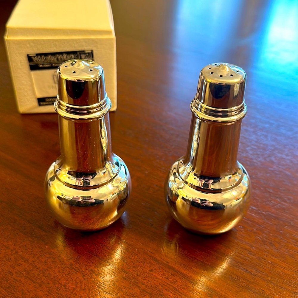 Vintage International Silverplate Salt & Pepper Shaker